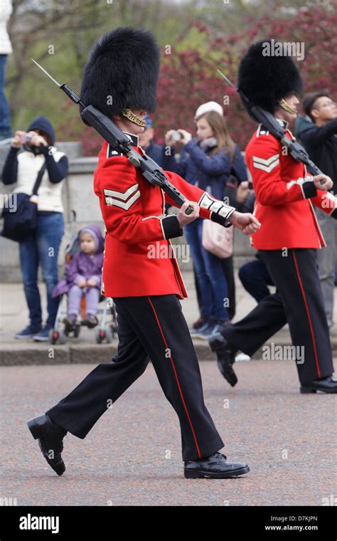 beefeaters buckingham palace.